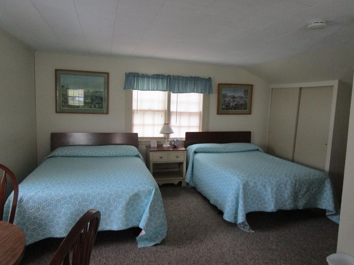 Shea'S Riverside Inn & Motel Essex Extérieur photo