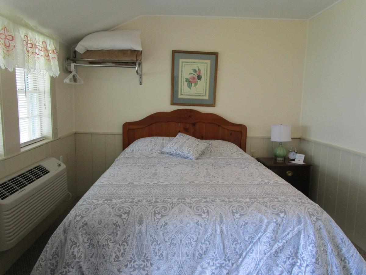 Shea'S Riverside Inn & Motel Essex Extérieur photo