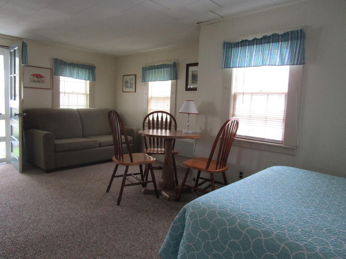 Shea'S Riverside Inn & Motel Essex Extérieur photo