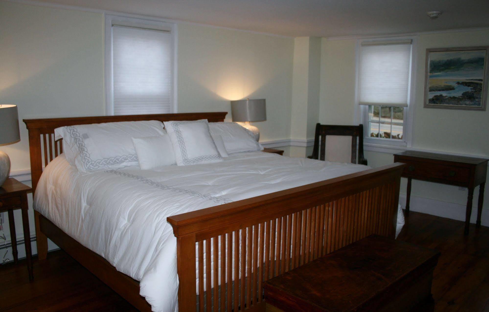 Shea'S Riverside Inn & Motel Essex Extérieur photo