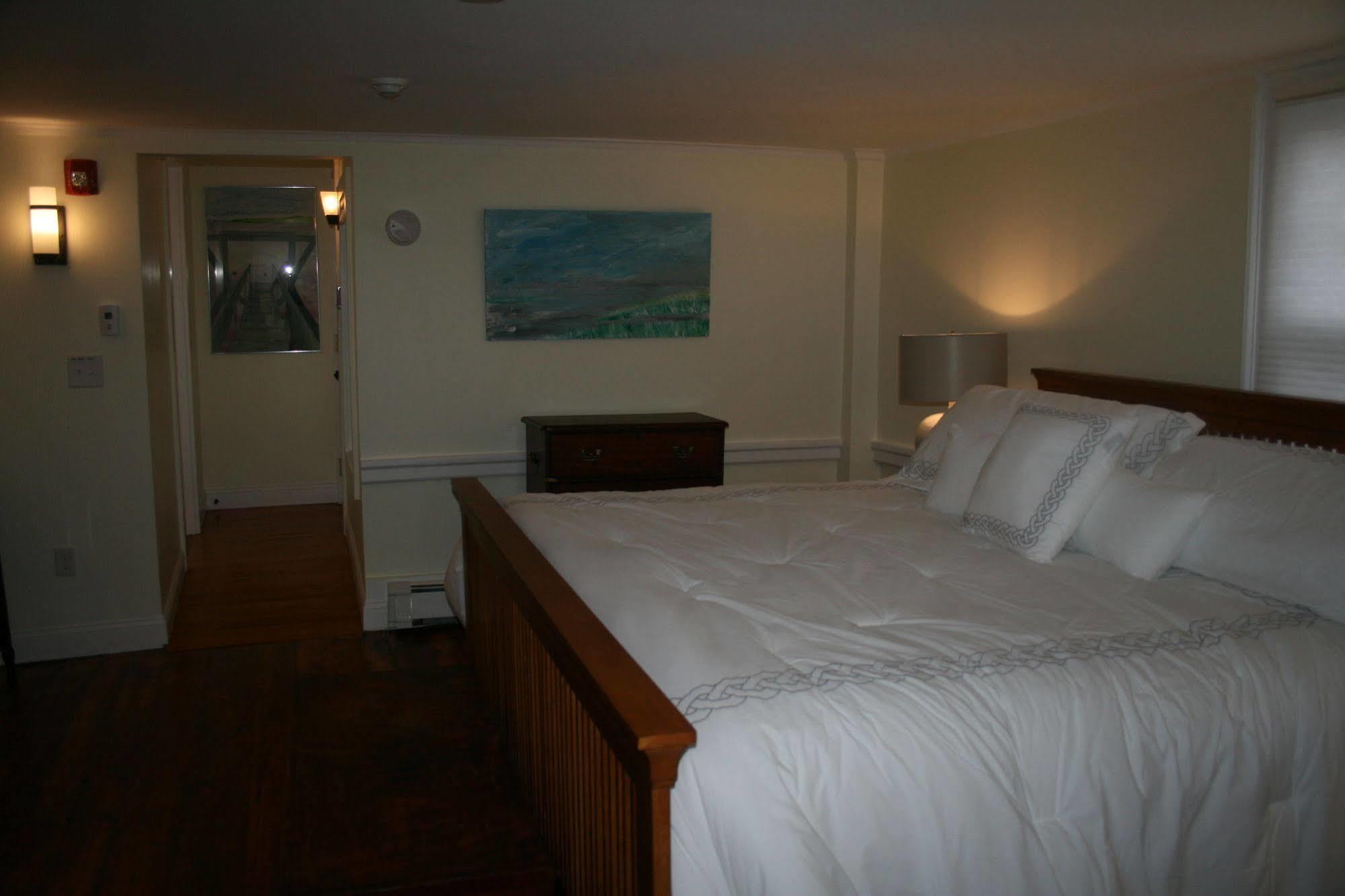 Shea'S Riverside Inn & Motel Essex Extérieur photo