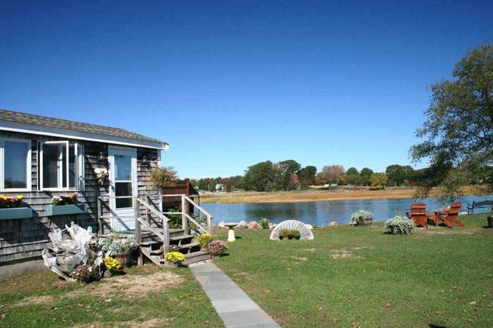 Shea'S Riverside Inn & Motel Essex Extérieur photo